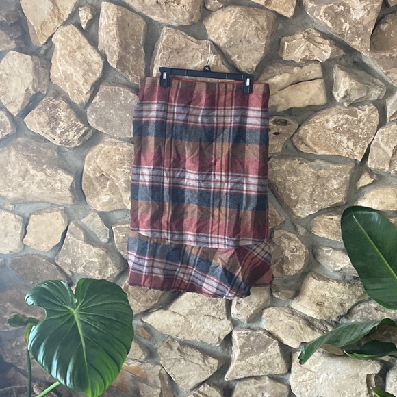 Plaid wrap skirt EUC - Picture 9 of 9